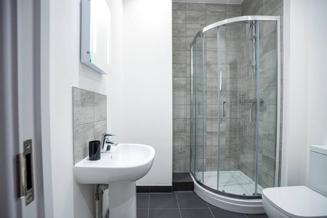 Two Bedroom - Central Peterborough Apartment - Bayard Apartments エクステリア 写真
